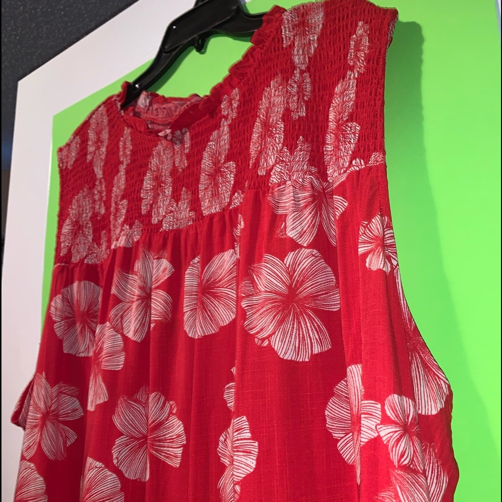 NWT Floral Print Sleeveless Top